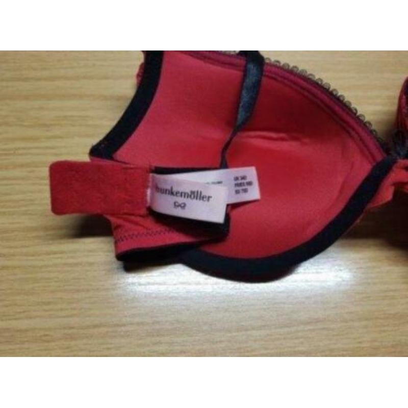 BH 75D Hunkemoeller rood beugelmodel en push up mooie staat