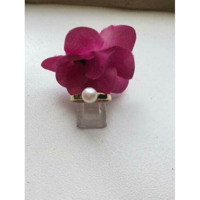 Goud ring parel