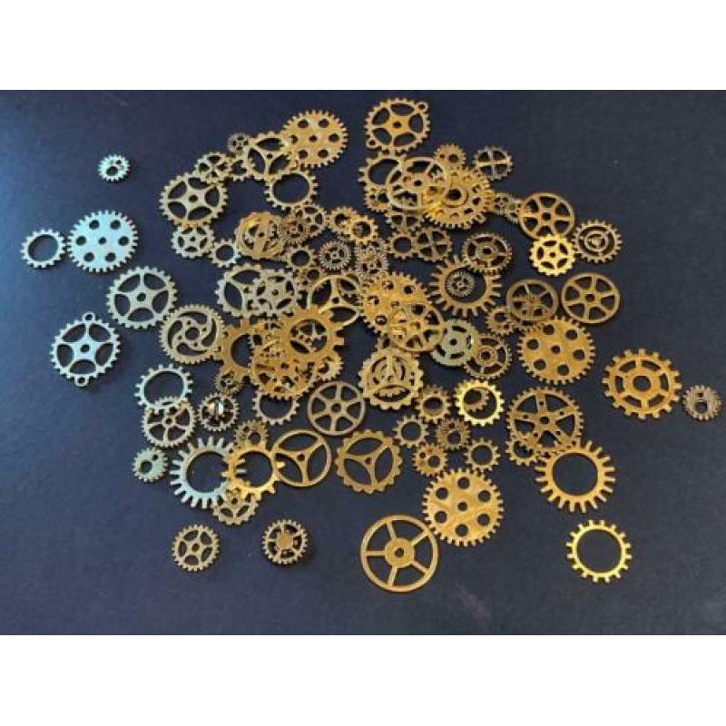 R17a Set van 100 gouden steampunk radertjes € 6,50