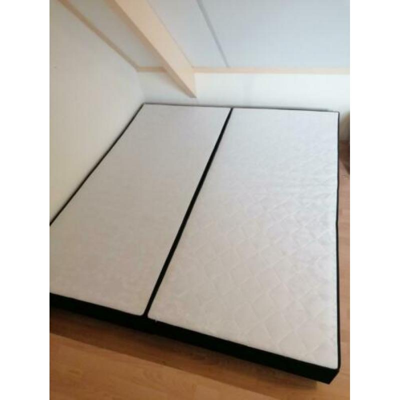 2 losse boxen 90x200 bieden vanaf €65,-