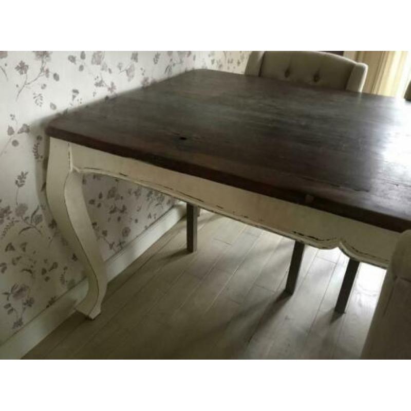 Prachtige tafel met 4 stoelen