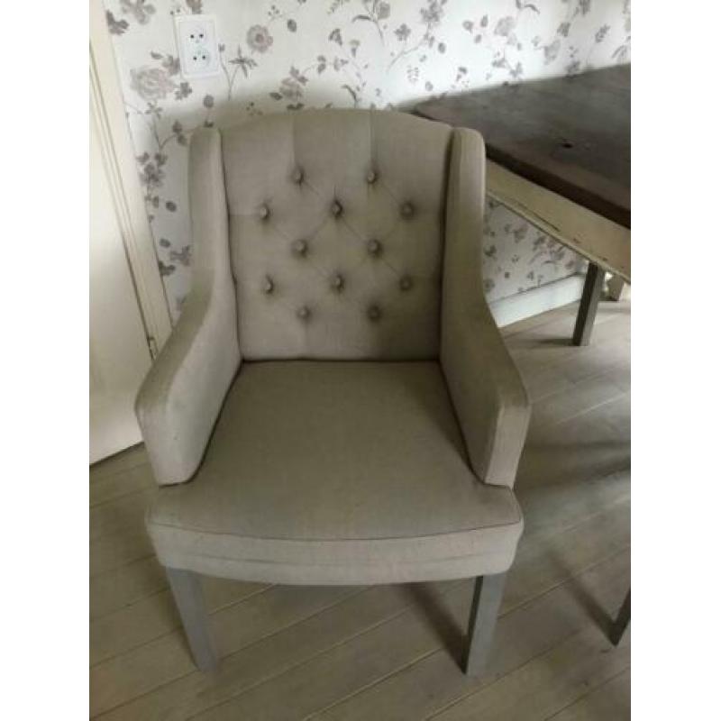 Prachtige tafel met 4 stoelen