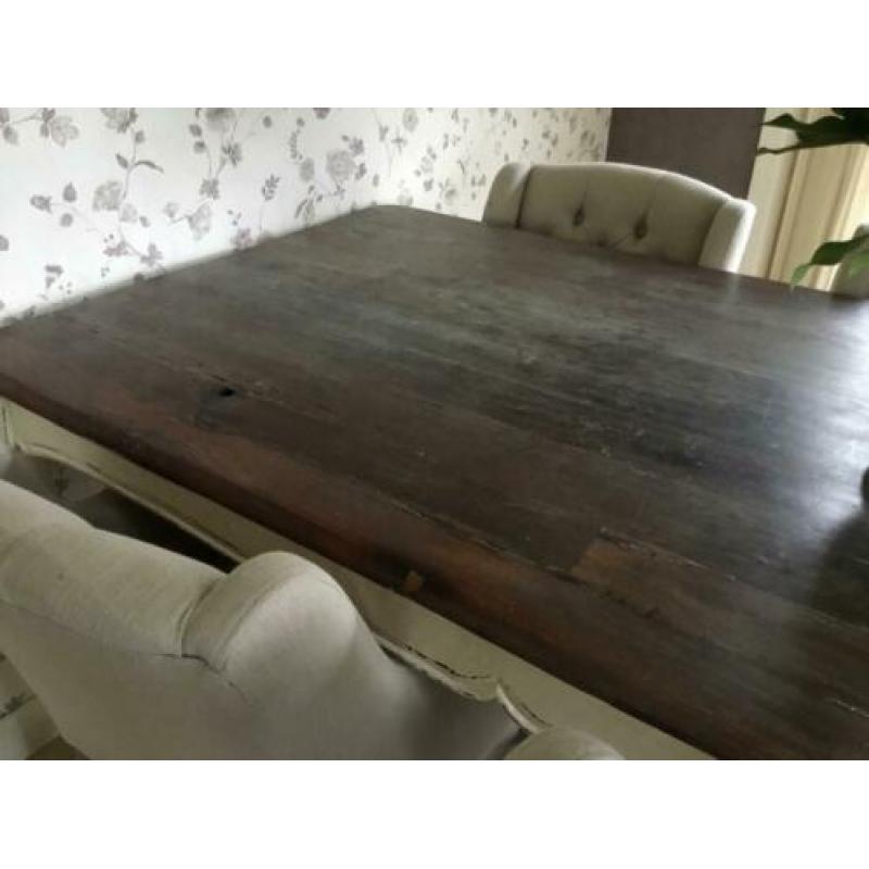 Prachtige tafel met 4 stoelen