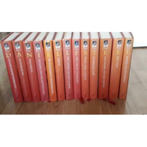 Nieuw! Grote partij Danielle Steel boeken, 37 stuks!