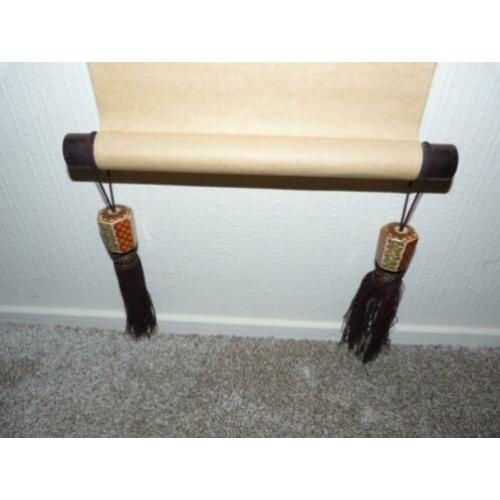 oude Japanse Scroll gewichten "Fuchin" met zijde tassels.