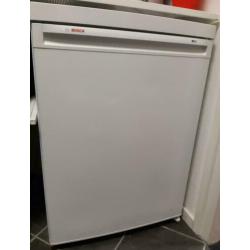 Bosch tafelmodel vriezer in uitstekende staat met 4 laden.