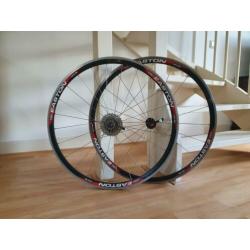 Wielset racefiets, 10 speed shimano, easton Vista SL