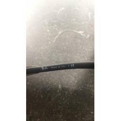 Rayban zonnebril in Nieuwstraat
