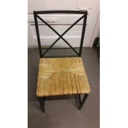 Glazen tafel met 4 stoelen. Ikea.