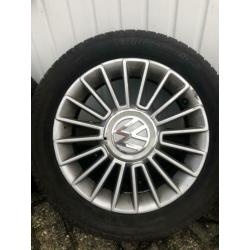 ?? Volkswagen Up velgen 15inch 4x100 met zomerbanden