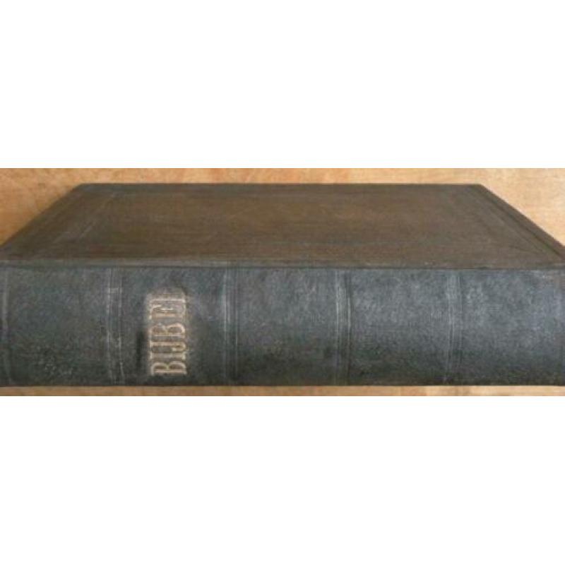 Bijbel 1912. Afm. 28 x 19 x 5,5 cm. In goede staat.