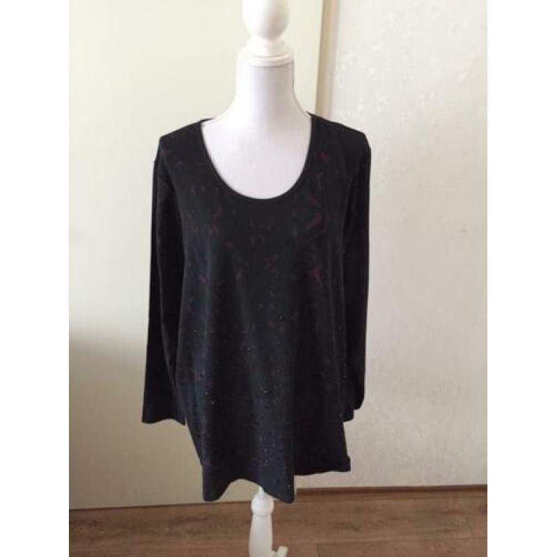 388. Yesta Top Zwart/Paars Nieuw maat 50