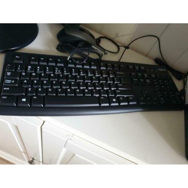 Nieuwe Pc met toebehoren , alles nieuw in doos