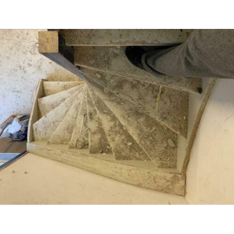 Gebruikte houten trap