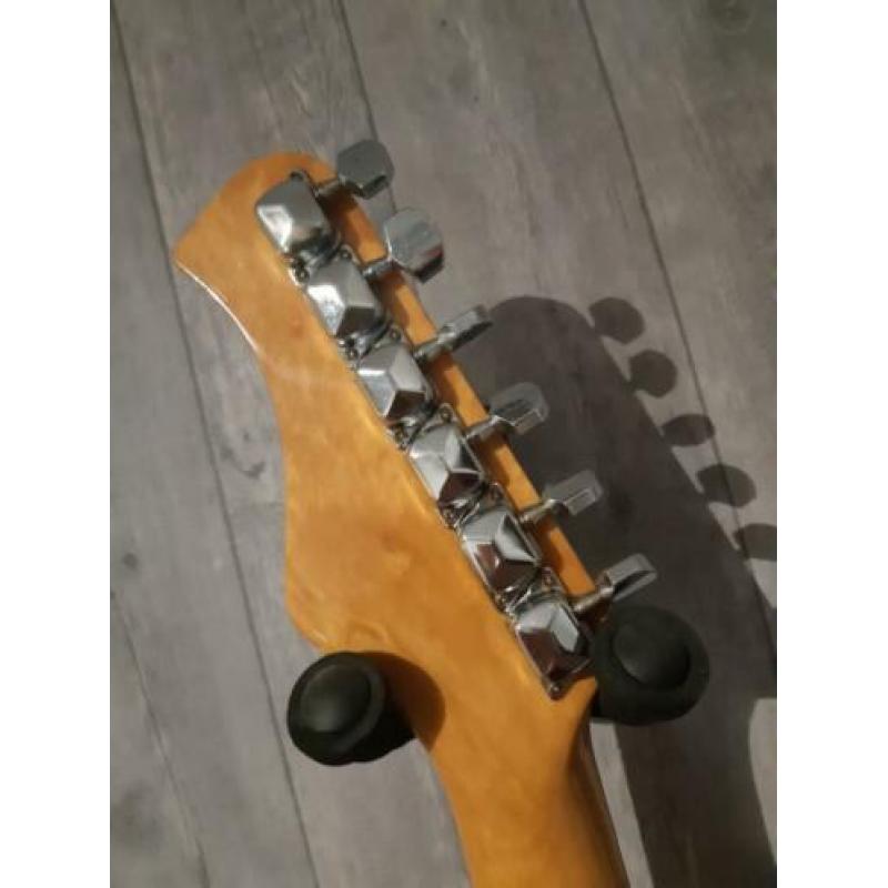Hondo H76 Elektrische Gitaar (Relic) Projectgitaar