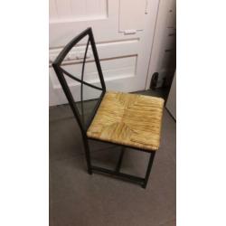Glazen tafel met 4 stoelen. Ikea.