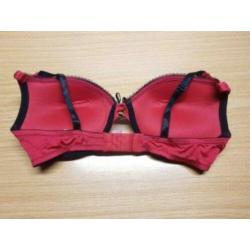 BH 75D Hunkemoeller rood beugelmodel en push up mooie staat