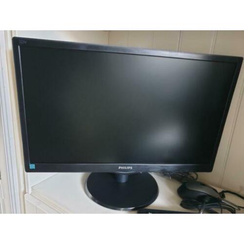 Nieuwe Pc met toebehoren , alles nieuw in doos