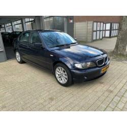 BMW 3-serie 318d Black&Silver II Nieuwe APK NAP!