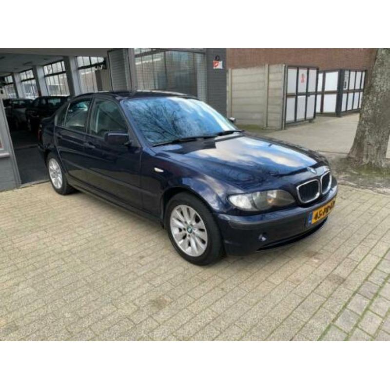 BMW 3-serie 318d Black&Silver II Nieuwe APK NAP!