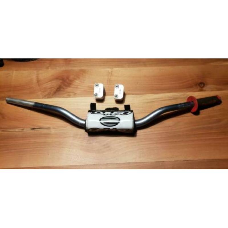 cross stuur fatbar met pad,klemmen,risers en handkappen evt