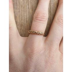 Gouden ring met diamantjes - maat 16,5