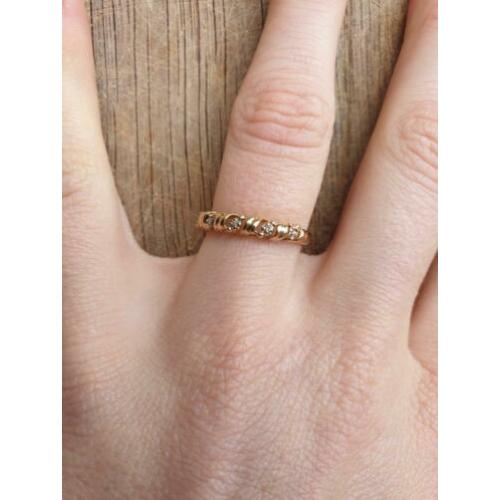 Gouden ring met diamantjes - maat 16,5