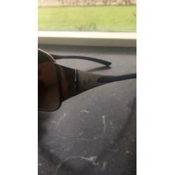 Rayban zonnebril in Nieuwstraat