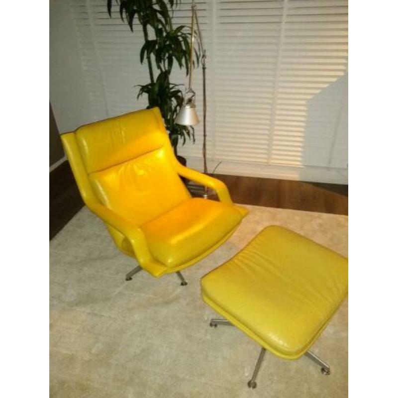 Artifort F140 (Geoffrey Harcourt) met ottoman