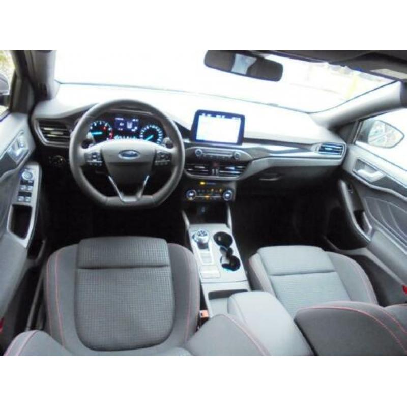 Ford Focus Wagon 1.0 EcoBoost ST-Line Business Automaat