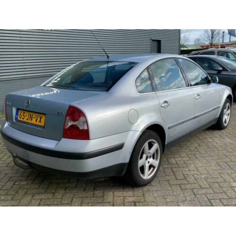 Volkswagen Passat 2.0 5V Comfortline Bj 2002 climate airco A