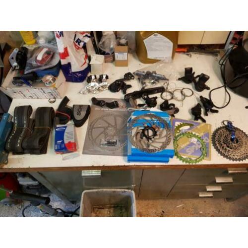 Diverse delen mtb race fiets Shimano XT SLX Deore schwalbe