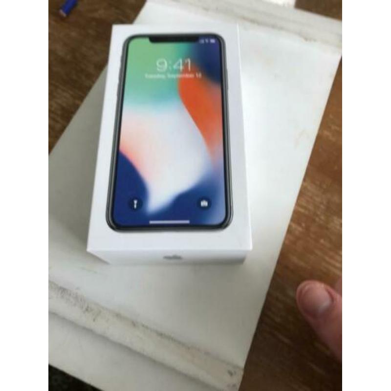 Iphone X tekoop 64gb achterkant beetje schade