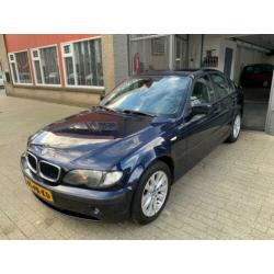 BMW 3-serie 318d Black&Silver II Nieuwe APK NAP!
