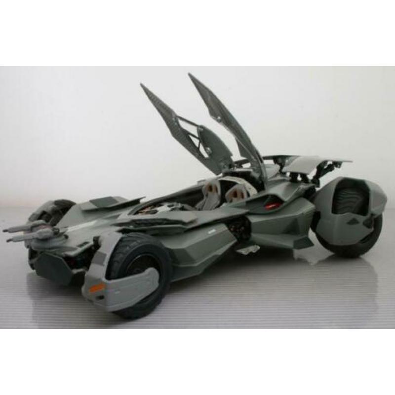 Hot Wheels Elite 1/18 Batmobile (Dawn of Justice 2016)
