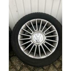 ?? Volkswagen Up velgen 15inch 4x100 met zomerbanden