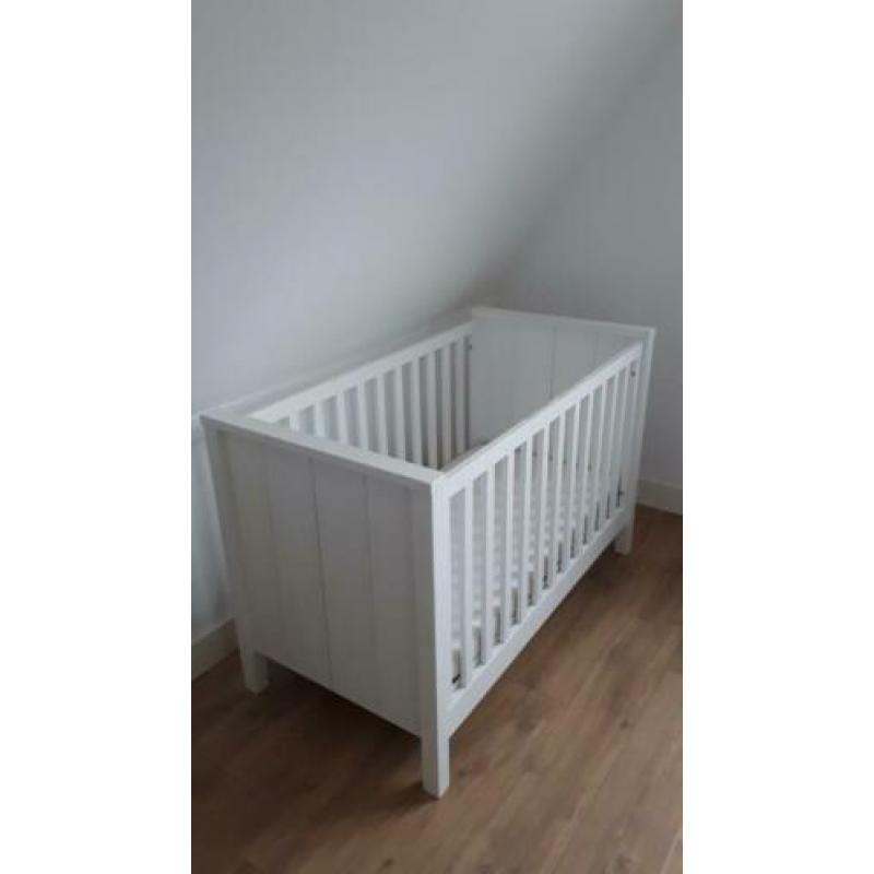 Ledikant inclusief goed en schoon matras