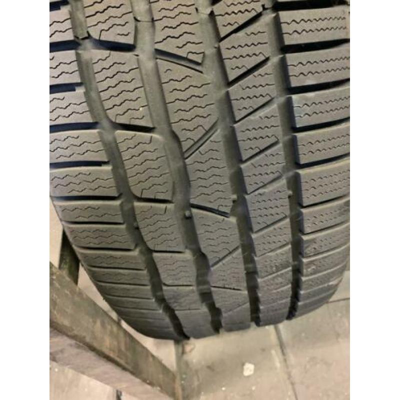 Winterbanden Continental 235/45R 17 XL 97H