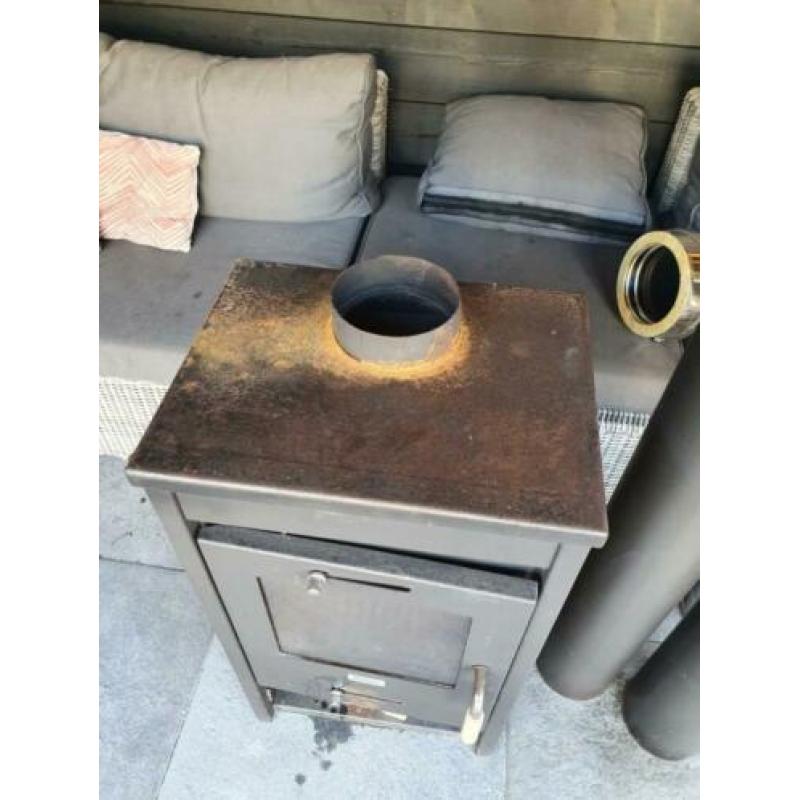 Cosi stove mid buitenkachel met kachelpijp