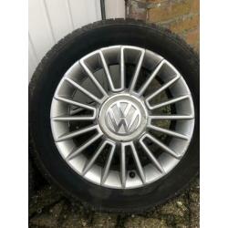 ?? Volkswagen Up velgen 15inch 4x100 met zomerbanden
