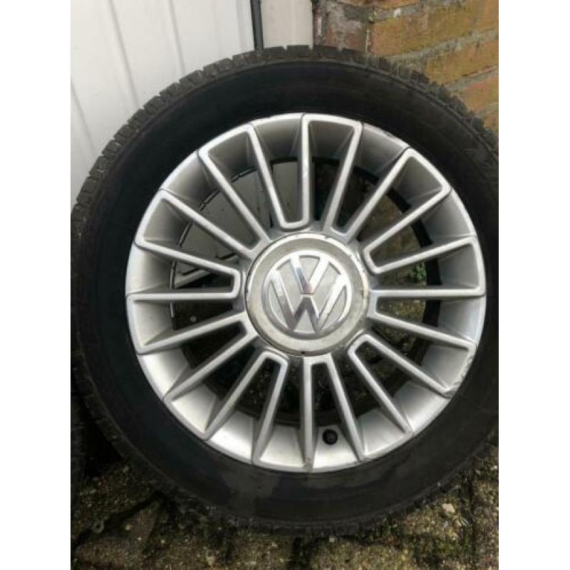 ?? Volkswagen Up velgen 15inch 4x100 met zomerbanden
