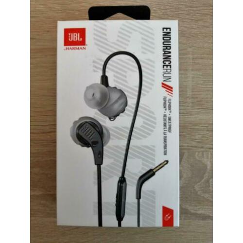 JBL Endurance Run Zwart - In-ear sport oordopjes