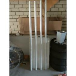 Hele nette stellingkast met 8 legborden.