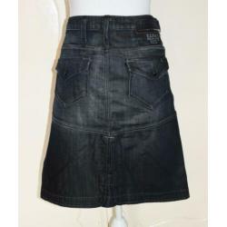 Mooie donkerblauwe denim rok G STAR, maat 29.