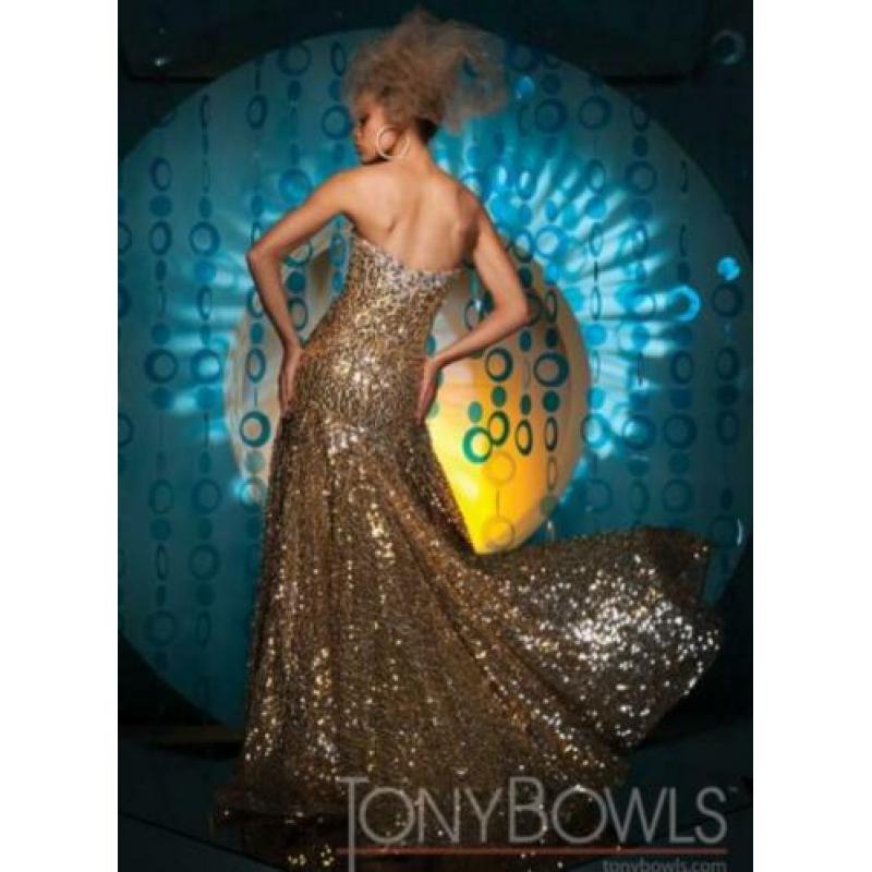Avondjurk merk Tony Bowls