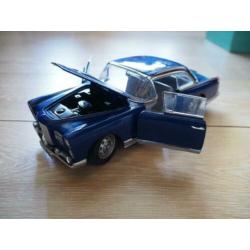 Sun Star Facel Vega HK500 schaal 1/18