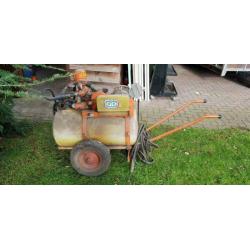 Partij oude machines, generatoren, stagionair motors, tuinge