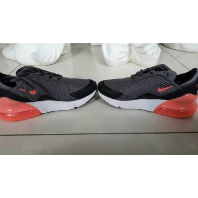 Nike 270 maat 31