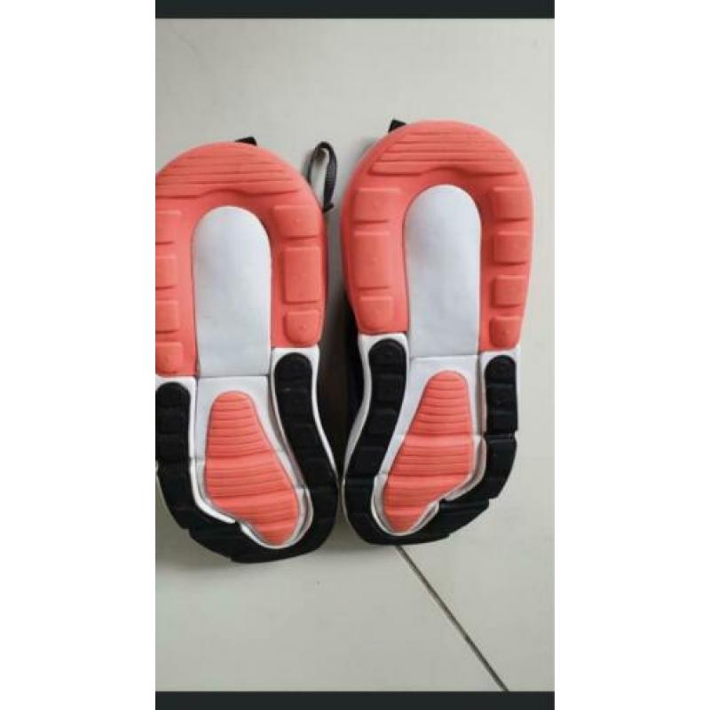 Nike 270 maat 31
