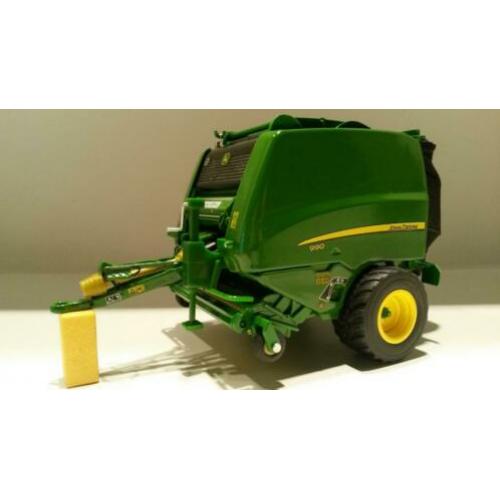 4 ronde balenpersen Universal Hobbies, Wiking, ERTL